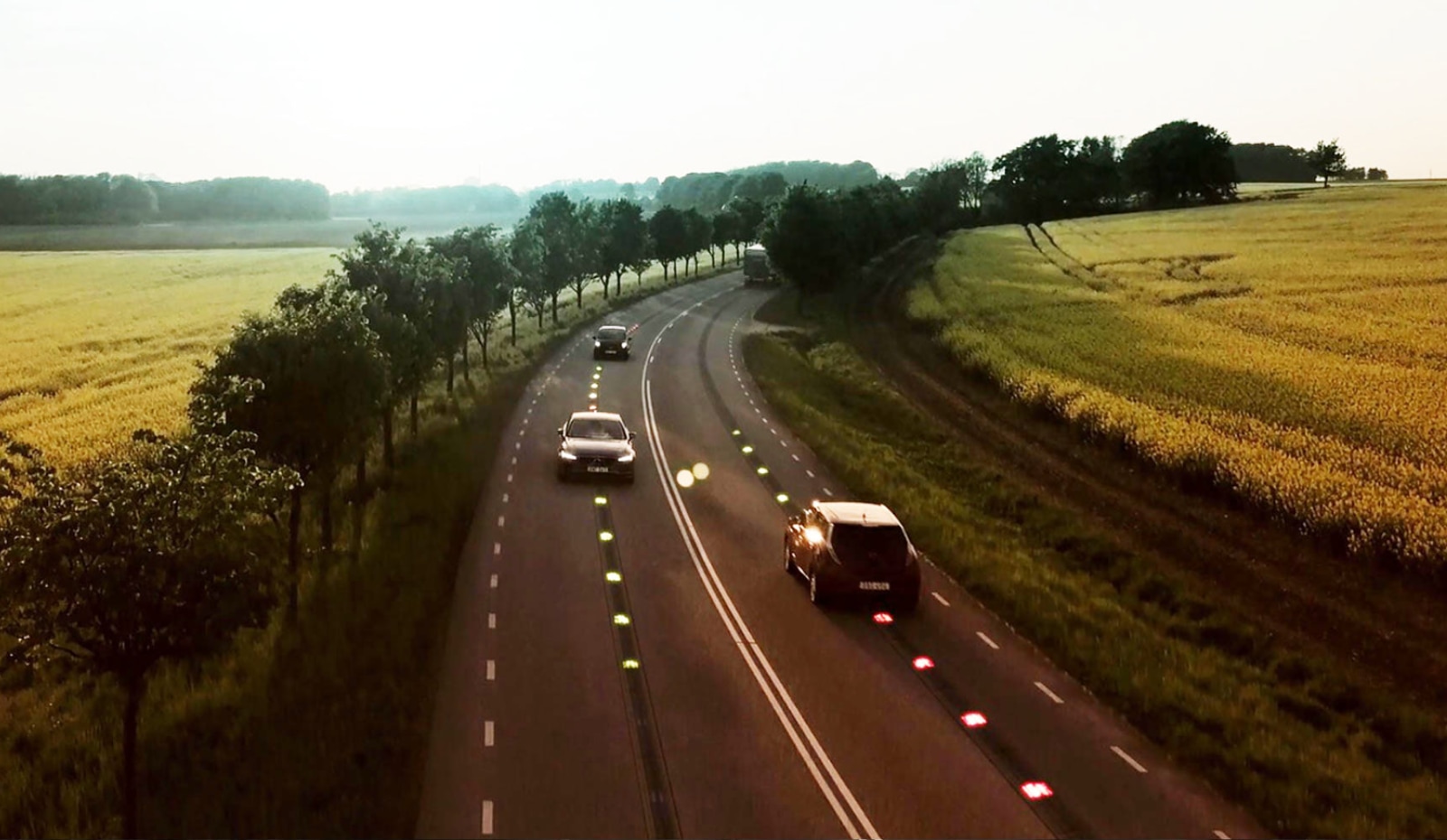 Elonroad and Elmo to collaborate on innovative stationary charing track ...